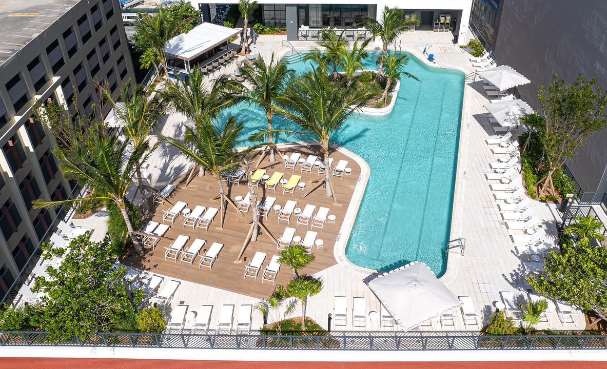 For Sale: $529,888 (1 beds, 1 baths, 850 Square Feet)