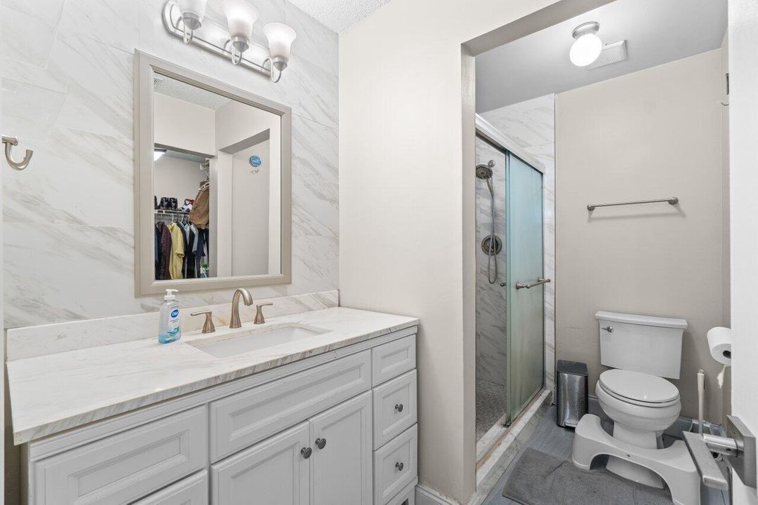 For Sale: $349,000 (2 beds, 2 baths, 1222 Square Feet)