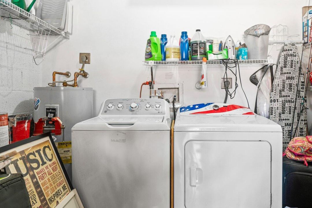 For Sale: $349,000 (2 beds, 2 baths, 1222 Square Feet)