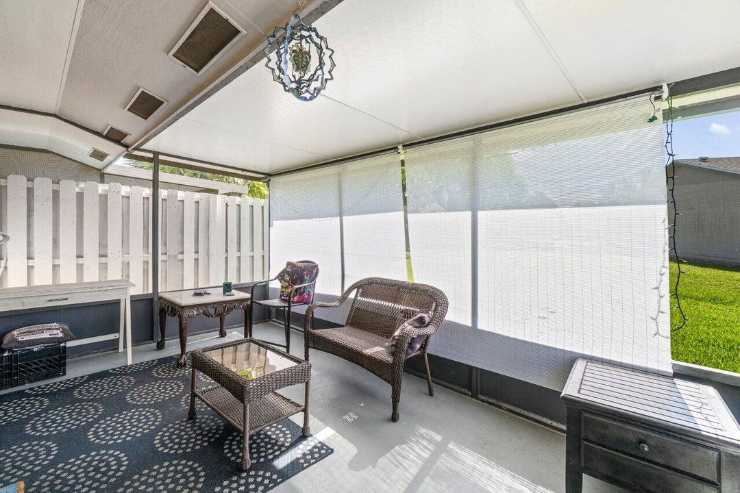 For Sale: $349,000 (2 beds, 2 baths, 1222 Square Feet)