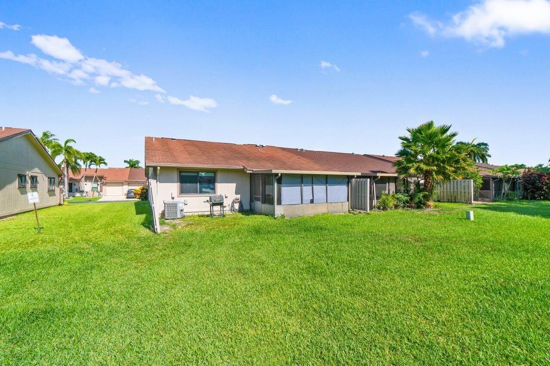 For Sale: $349,000 (2 beds, 2 baths, 1222 Square Feet)