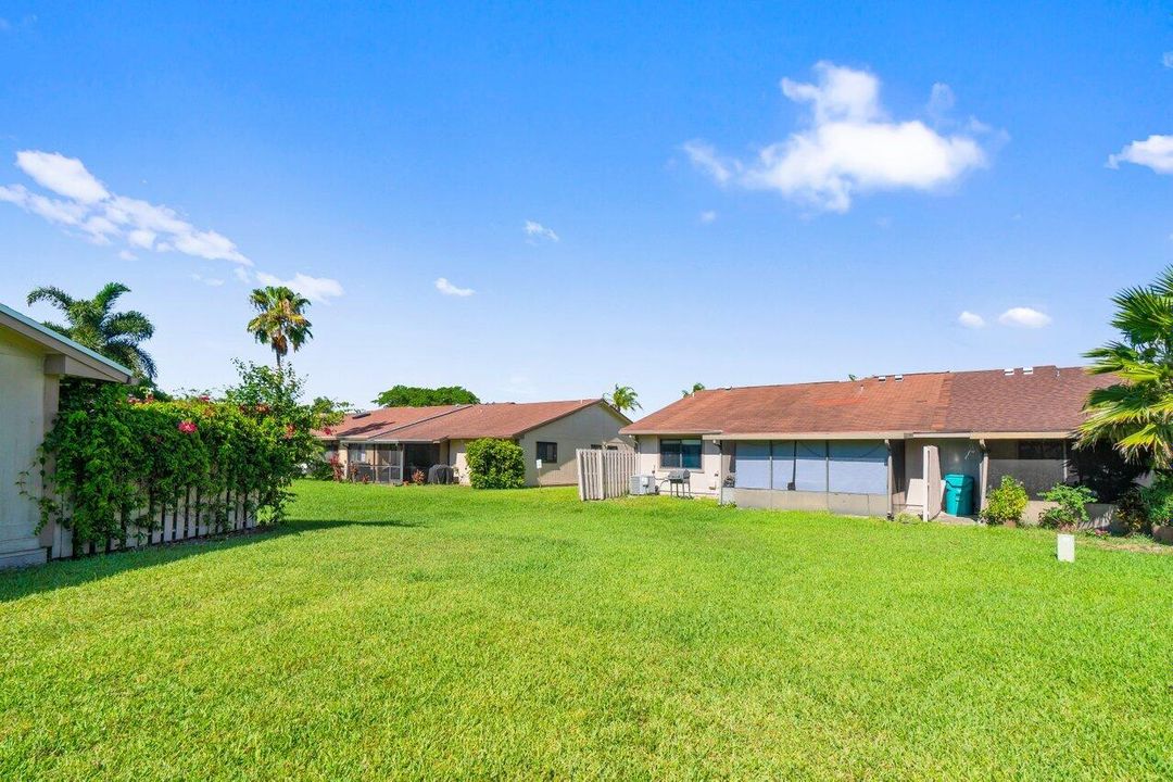 For Sale: $349,000 (2 beds, 2 baths, 1222 Square Feet)