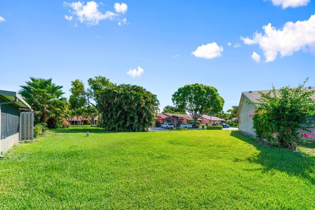 For Sale: $349,000 (2 beds, 2 baths, 1222 Square Feet)