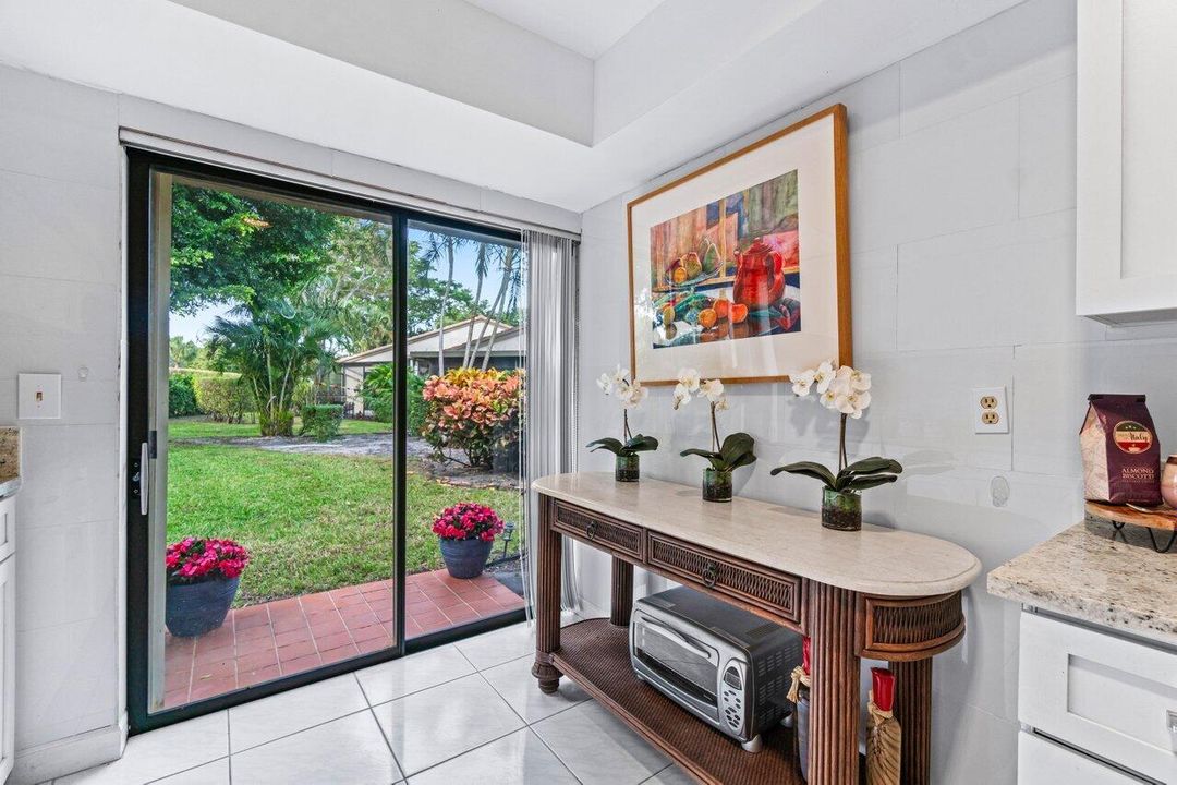 For Rent: $2,450 (2 beds, 2 baths, 1480 Square Feet)