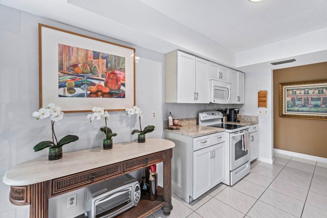 For Rent: $2,450 (2 beds, 2 baths, 1480 Square Feet)