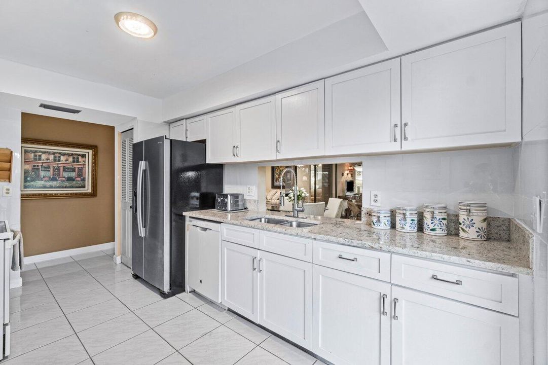 For Rent: $2,450 (2 beds, 2 baths, 1480 Square Feet)