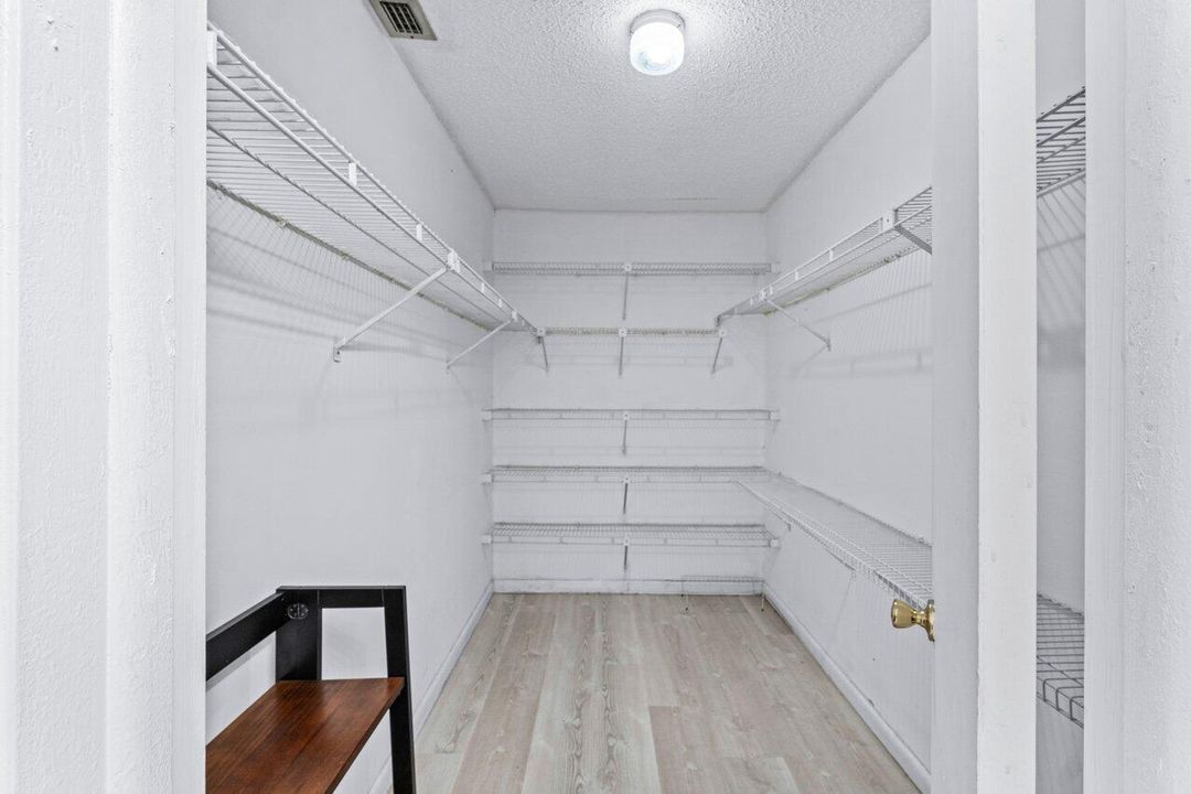 For Rent: $2,450 (2 beds, 2 baths, 1480 Square Feet)