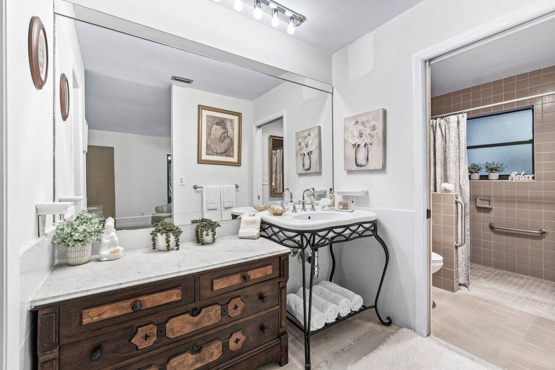 For Rent: $2,450 (2 beds, 2 baths, 1480 Square Feet)