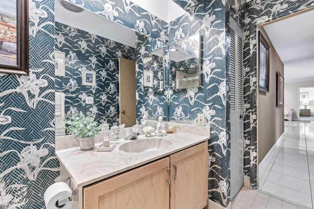 For Rent: $2,450 (2 beds, 2 baths, 1480 Square Feet)