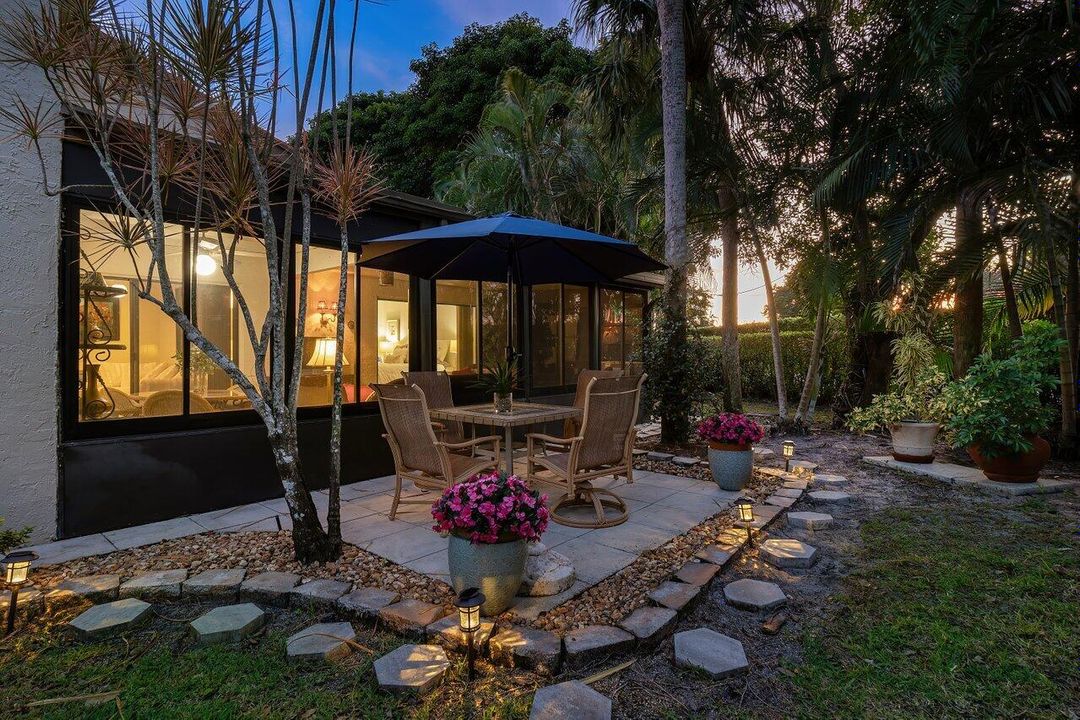 For Rent: $2,450 (2 beds, 2 baths, 1480 Square Feet)