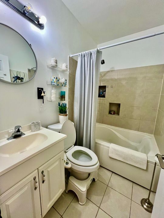 待售: $740,000 (3 贝兹, 2 浴室, 2707 平方英尺)