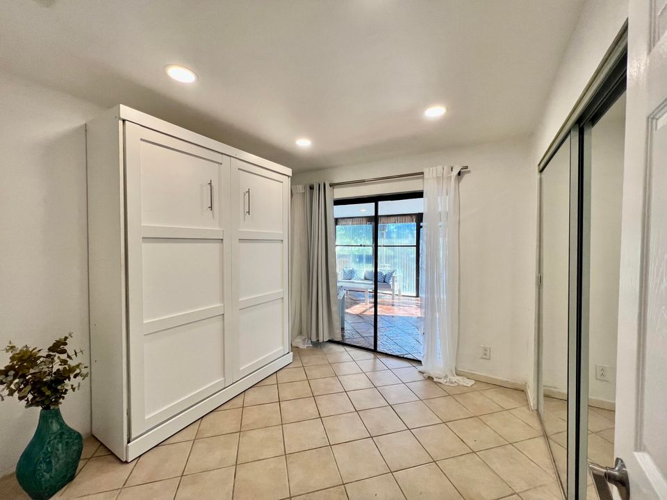 待售: $740,000 (3 贝兹, 2 浴室, 2707 平方英尺)