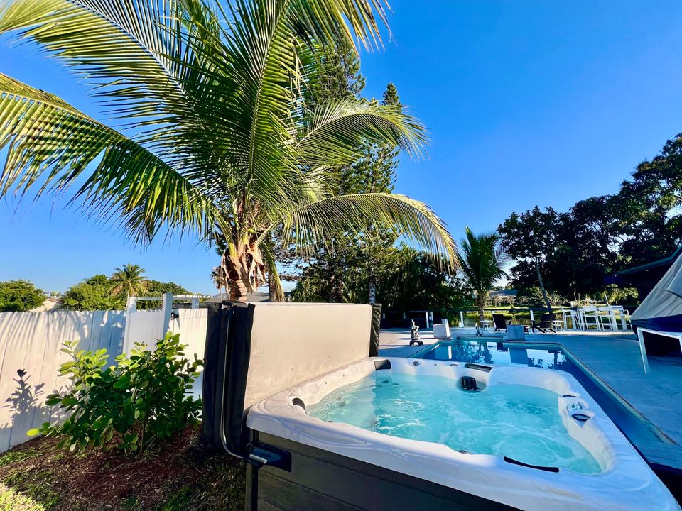 待售: $740,000 (3 贝兹, 2 浴室, 2707 平方英尺)