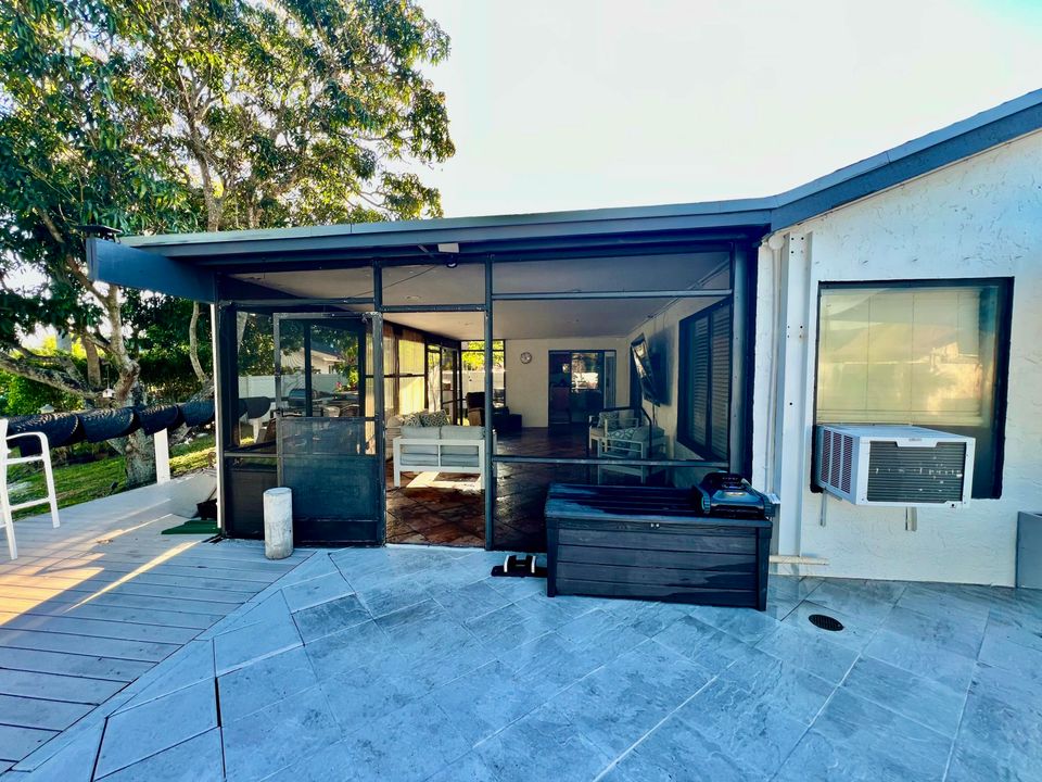 待售: $740,000 (3 贝兹, 2 浴室, 2707 平方英尺)