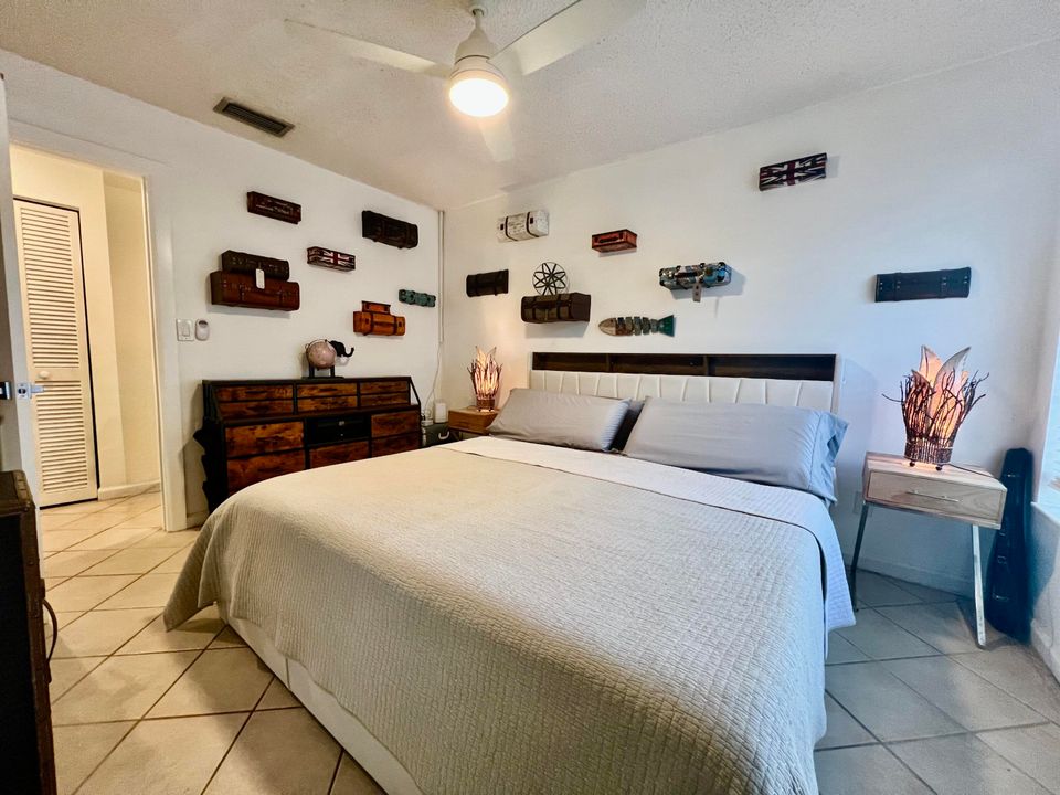 待售: $740,000 (3 贝兹, 2 浴室, 2707 平方英尺)