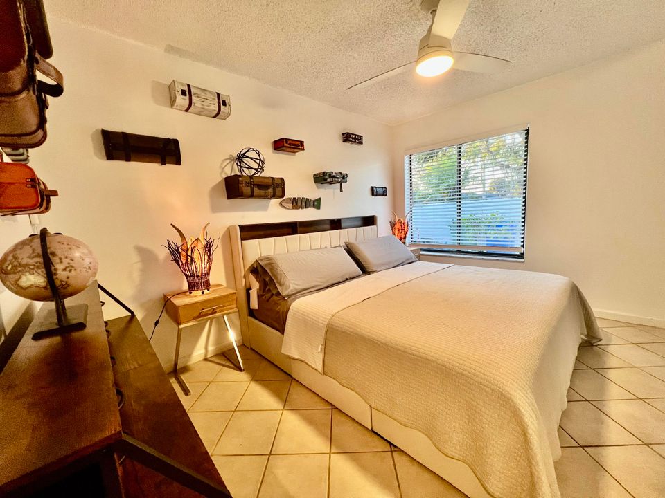 待售: $740,000 (3 贝兹, 2 浴室, 2707 平方英尺)