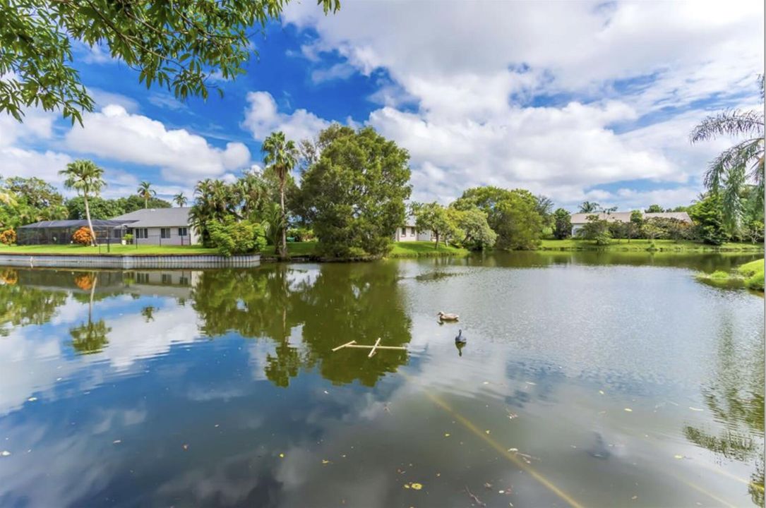 待售: $740,000 (3 贝兹, 2 浴室, 2707 平方英尺)