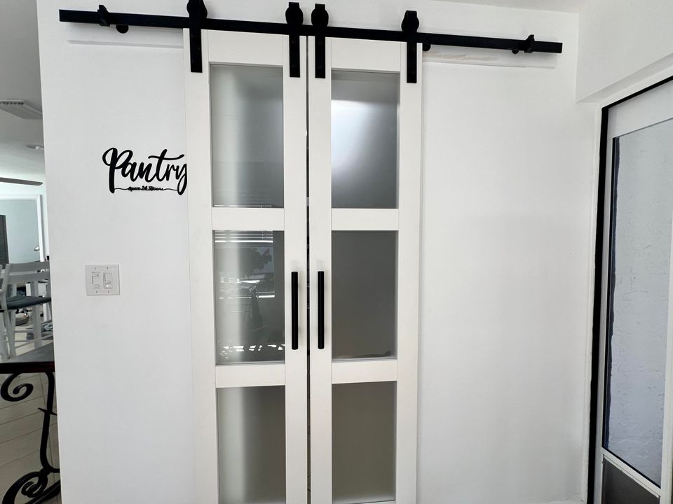 待售: $740,000 (3 贝兹, 2 浴室, 2707 平方英尺)