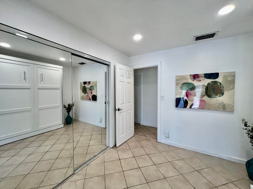 待售: $740,000 (3 贝兹, 2 浴室, 2707 平方英尺)