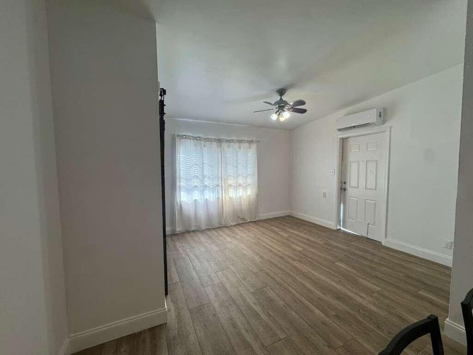 En Renta: $1,475 (0 camas, 1 baños, 500 Pies cuadrados)