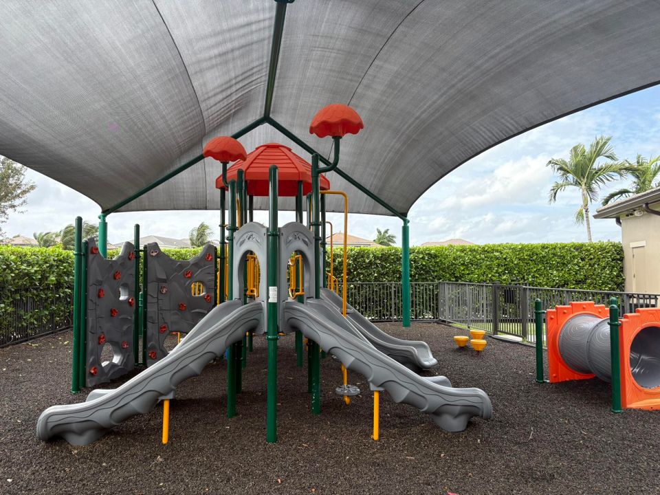 На продажу: $1,950,000 (4 спален, 5 ванн, 3932 Квадратных фут)