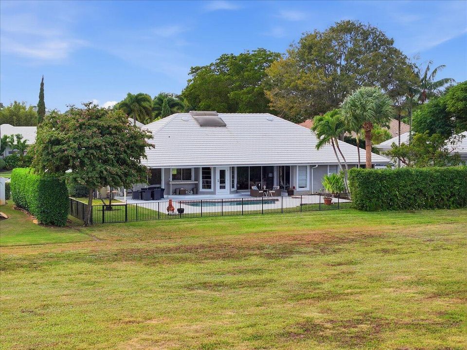 For Sale: $1,550,000 (5 beds, 3 baths, 3082 Square Feet)