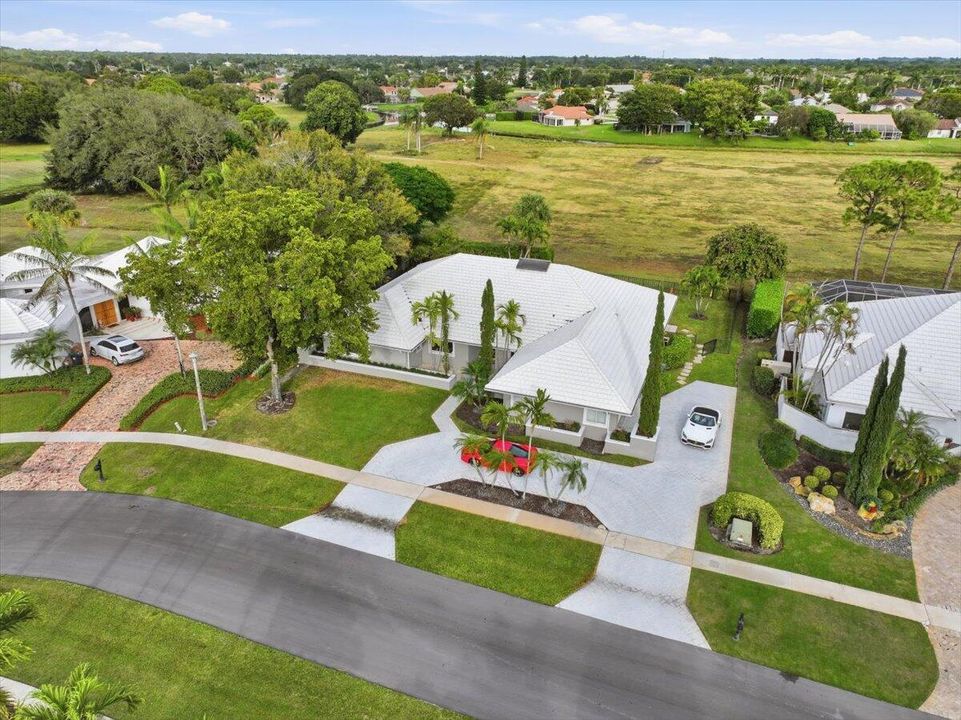 For Sale: $1,550,000 (5 beds, 3 baths, 3082 Square Feet)