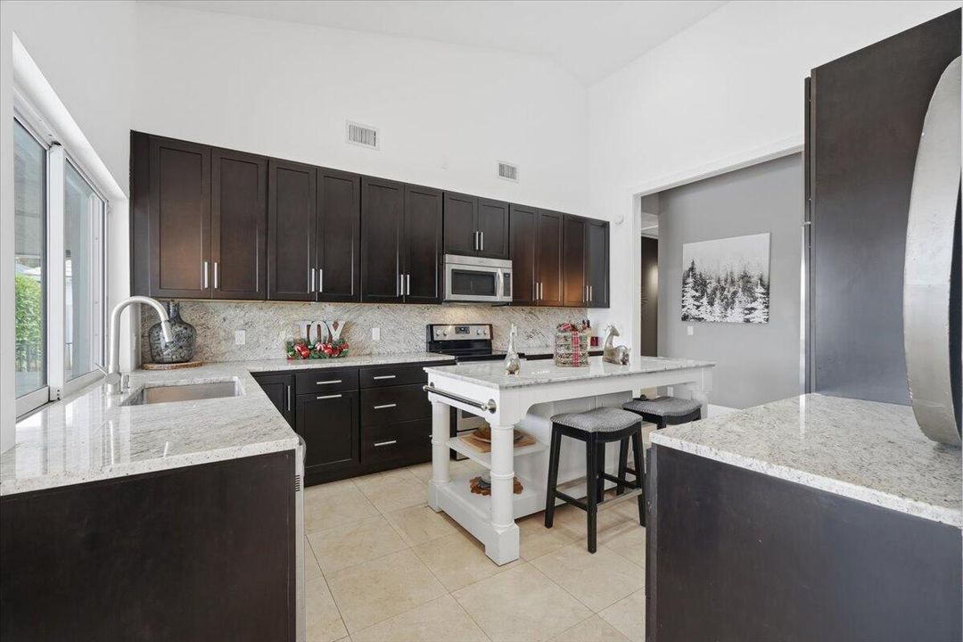 For Sale: $1,550,000 (5 beds, 3 baths, 3082 Square Feet)