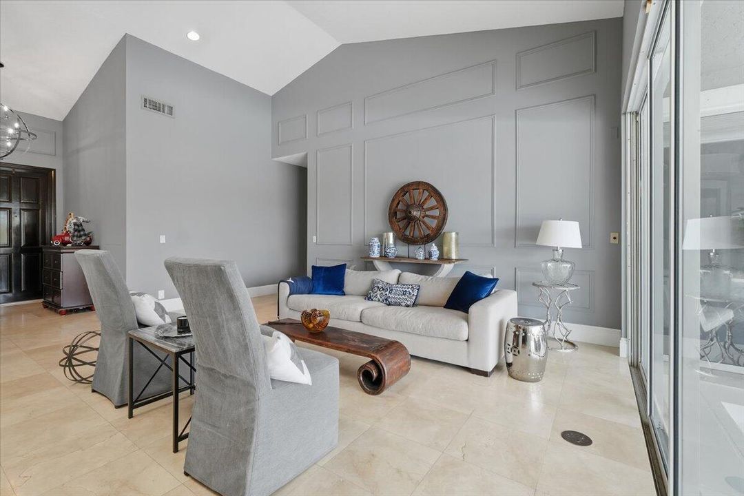 For Sale: $1,550,000 (5 beds, 3 baths, 3082 Square Feet)