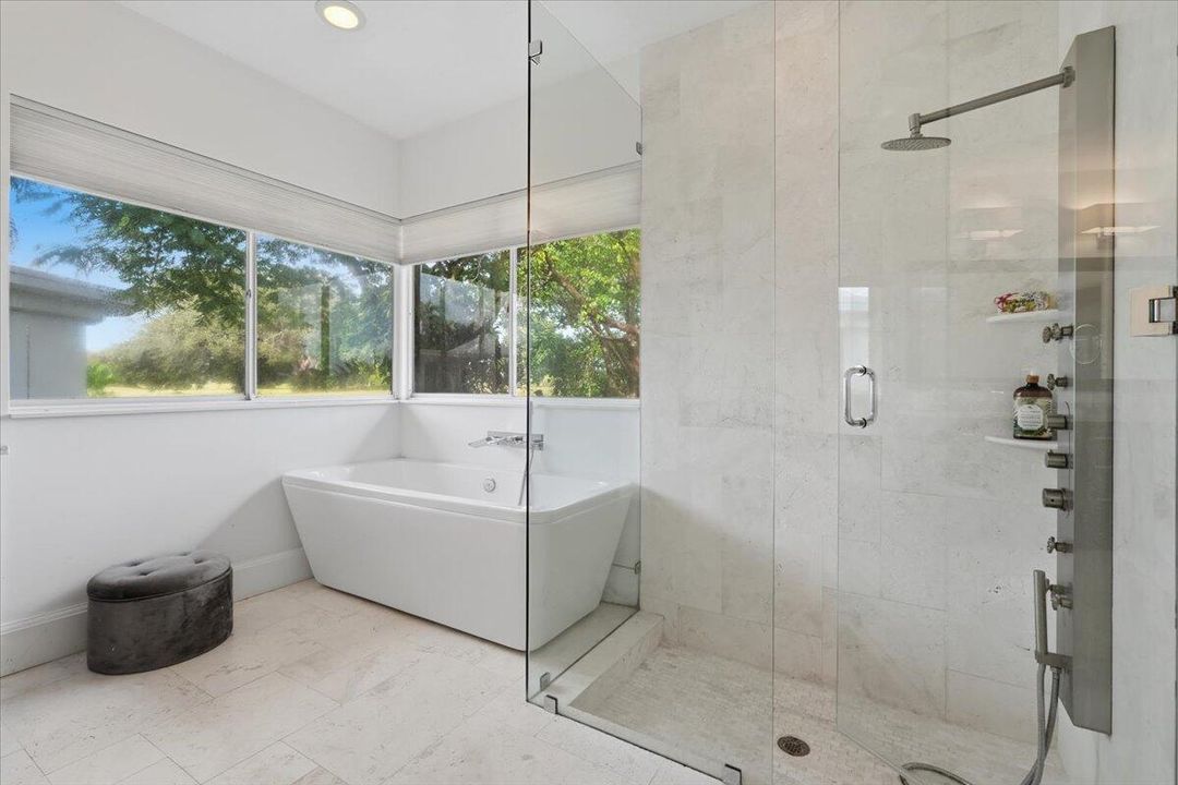 For Sale: $1,550,000 (5 beds, 3 baths, 3082 Square Feet)