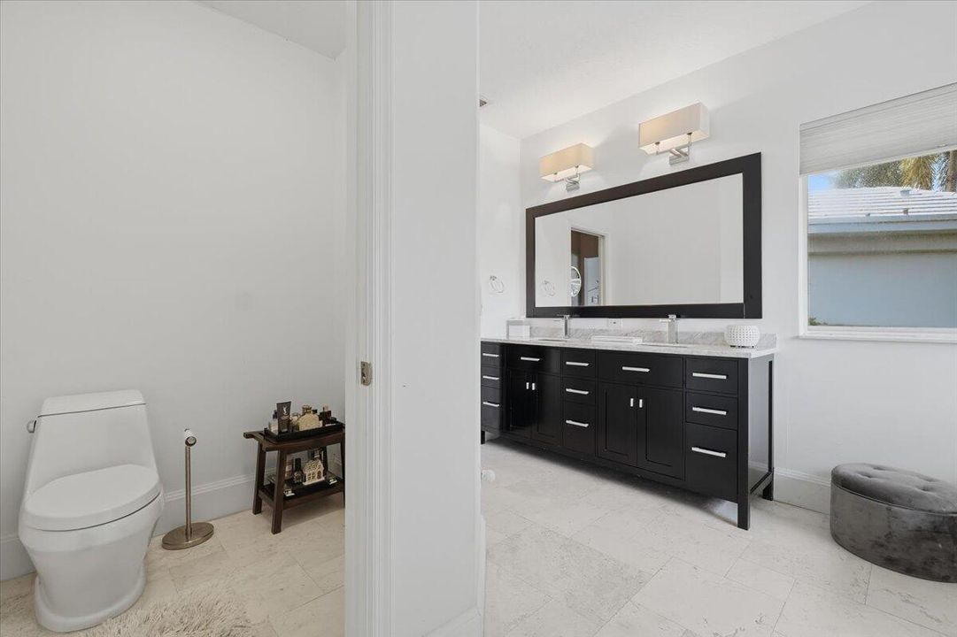 For Sale: $1,550,000 (5 beds, 3 baths, 3082 Square Feet)