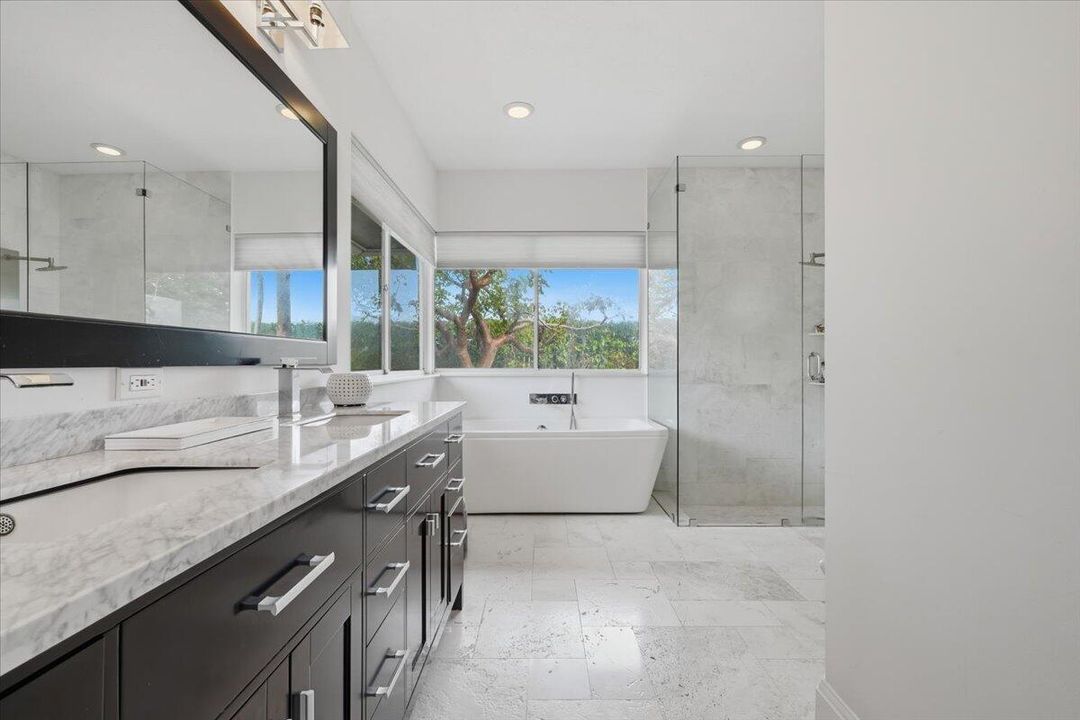 For Sale: $1,550,000 (5 beds, 3 baths, 3082 Square Feet)