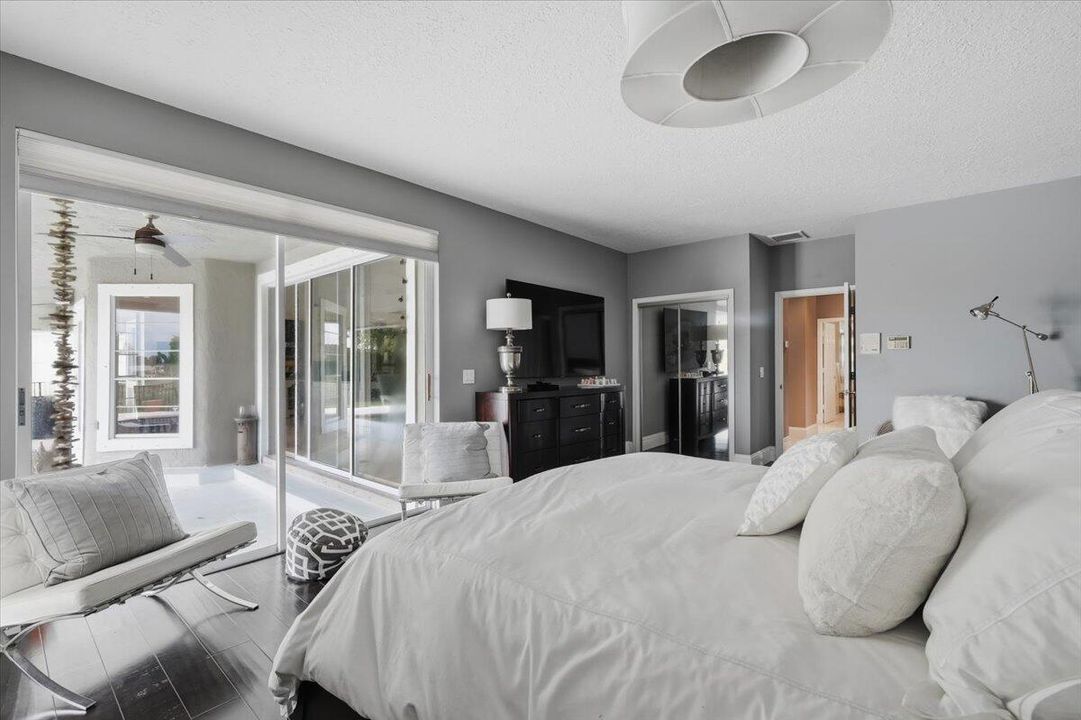 For Sale: $1,550,000 (5 beds, 3 baths, 3082 Square Feet)