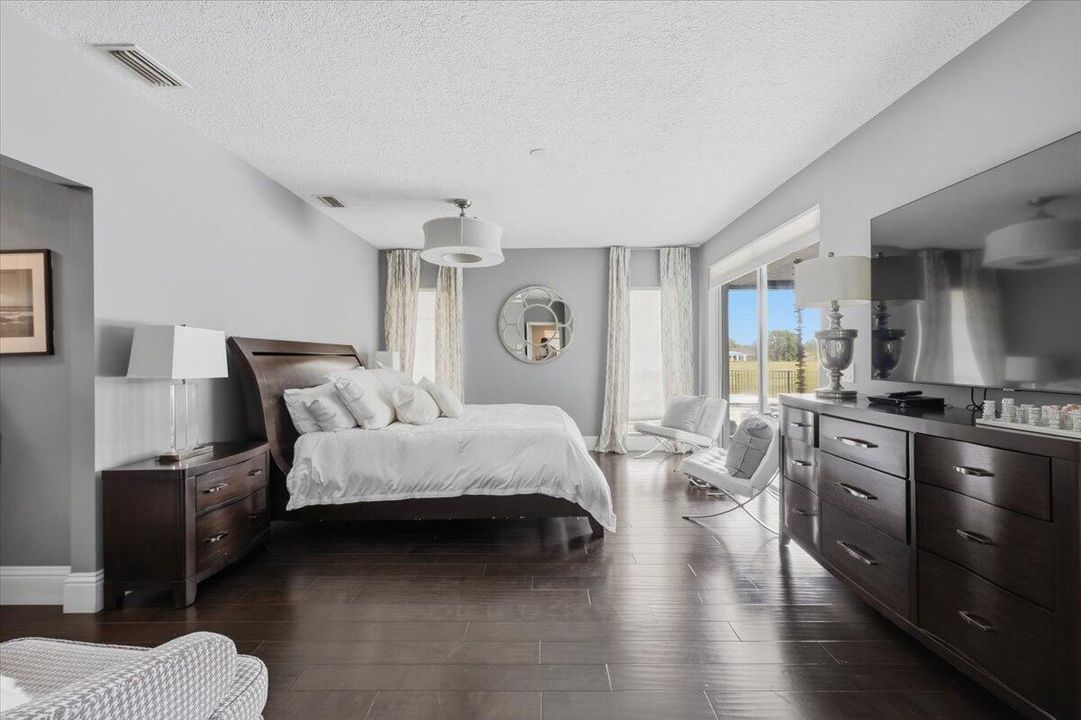 For Sale: $1,550,000 (5 beds, 3 baths, 3082 Square Feet)