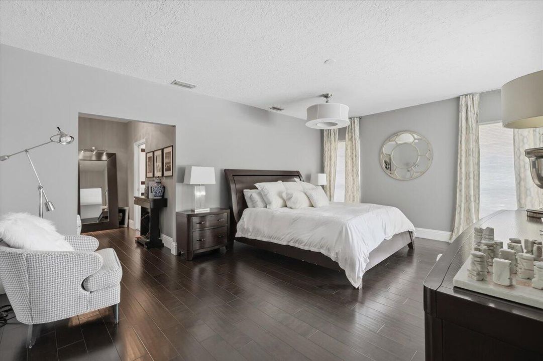 For Sale: $1,550,000 (5 beds, 3 baths, 3082 Square Feet)