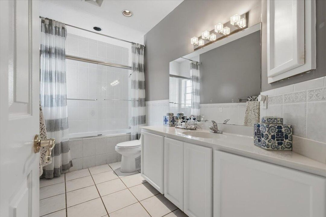 For Sale: $1,550,000 (5 beds, 3 baths, 3082 Square Feet)