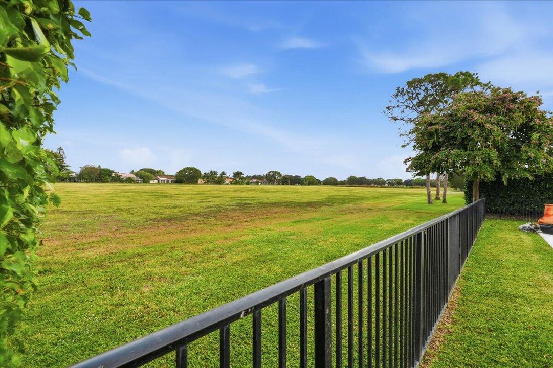 For Sale: $1,550,000 (5 beds, 3 baths, 3082 Square Feet)