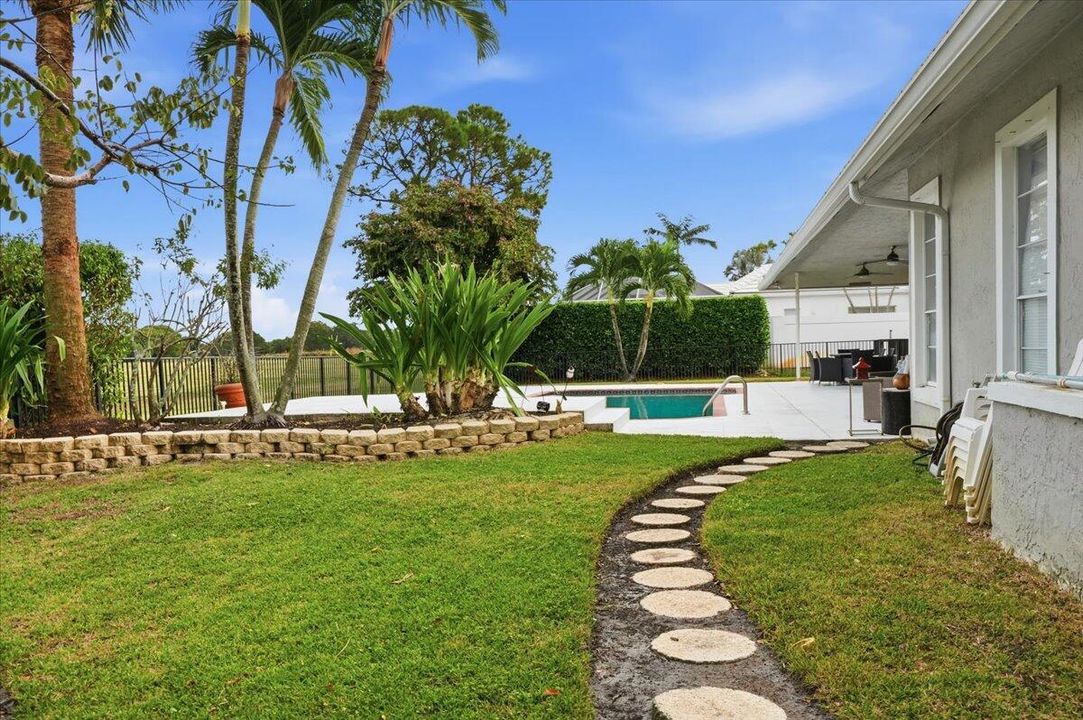 For Sale: $1,550,000 (5 beds, 3 baths, 3082 Square Feet)