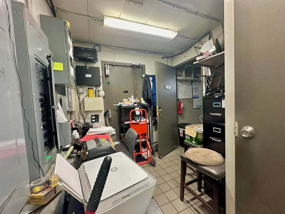 For Sale: $220,000 (0 beds, 0 baths, 6506 Square Feet)