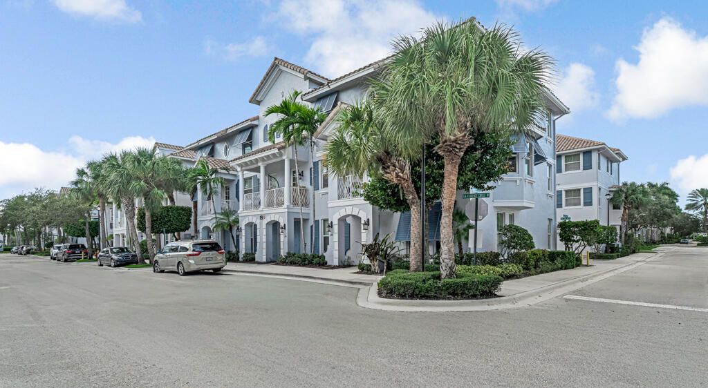 На продажу: $448,000 (4 спален, 3 ванн, 1904 Квадратных фут)