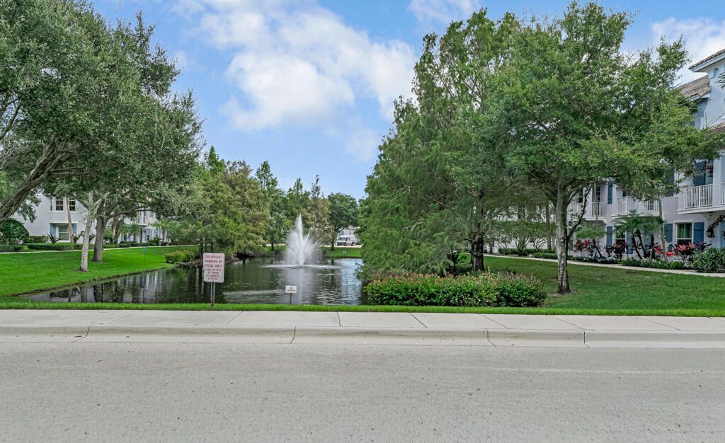 На продажу: $448,000 (4 спален, 3 ванн, 1904 Квадратных фут)