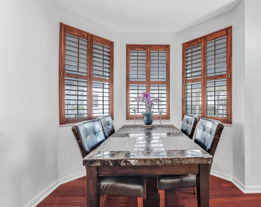 На продажу: $448,000 (4 спален, 3 ванн, 1904 Квадратных фут)