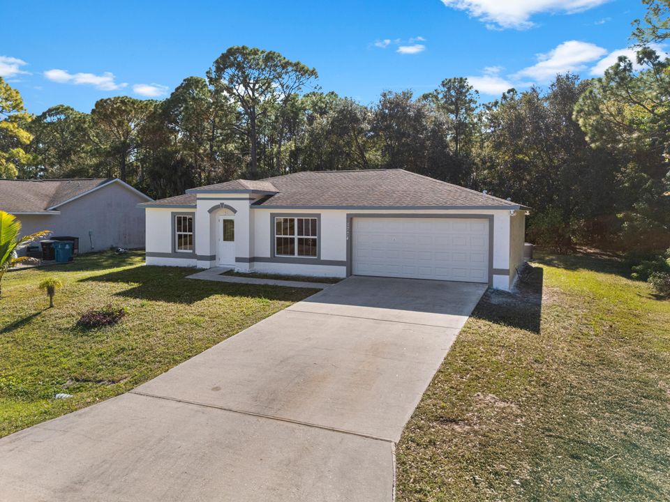 For Sale: $299,700 (3 beds, 2 baths, 1196 Square Feet)