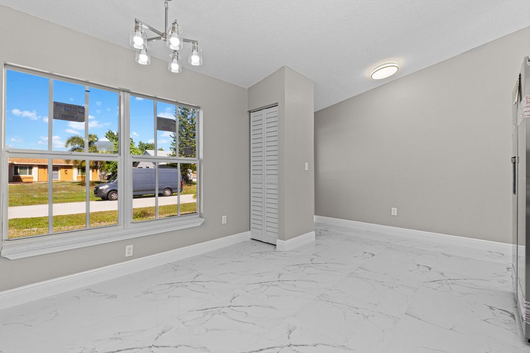 For Sale: $299,700 (3 beds, 2 baths, 1196 Square Feet)