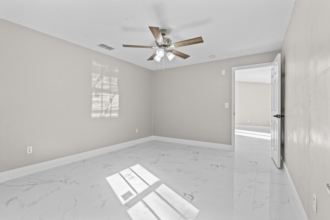 For Sale: $299,700 (3 beds, 2 baths, 1196 Square Feet)