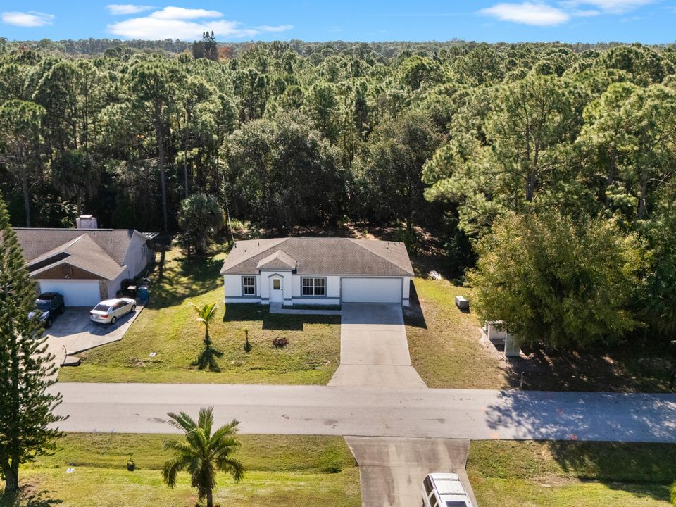 For Sale: $299,700 (3 beds, 2 baths, 1196 Square Feet)