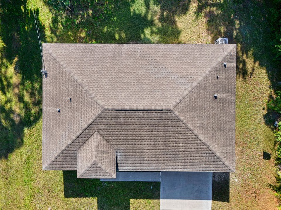 For Sale: $299,700 (3 beds, 2 baths, 1196 Square Feet)