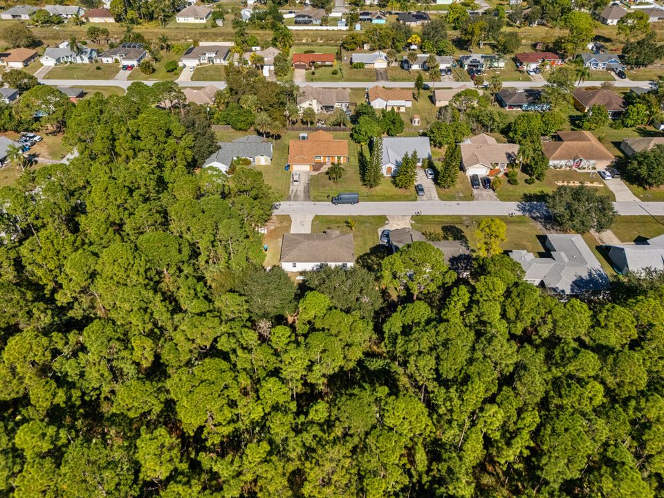 For Sale: $299,700 (3 beds, 2 baths, 1196 Square Feet)