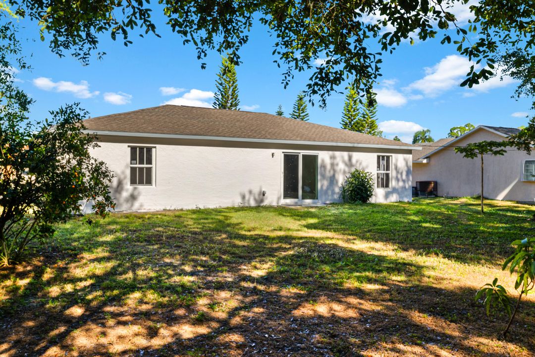 For Sale: $299,700 (3 beds, 2 baths, 1196 Square Feet)