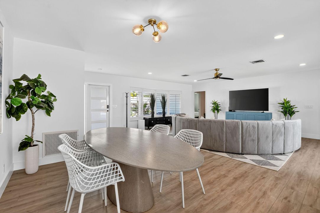 For Sale: $1,999,999 (3 beds, 2 baths, 1965 Square Feet)